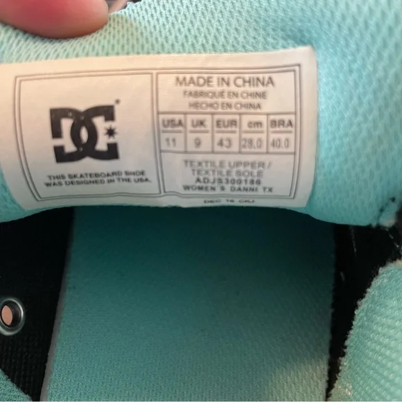 DC The skateboard sneaker, size women’s 11, mens 9. Excellent condition. - Picture 3 of 5